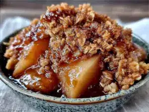 fall spiced pear crisp - featured image